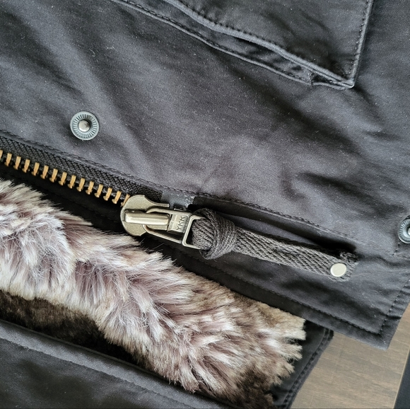 Aritzia Community Down Filled Coat - Picture 14 of 15